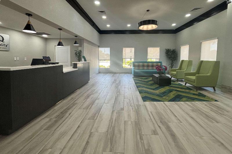Quality Inn & Suites at Airport Blvd I-65 image