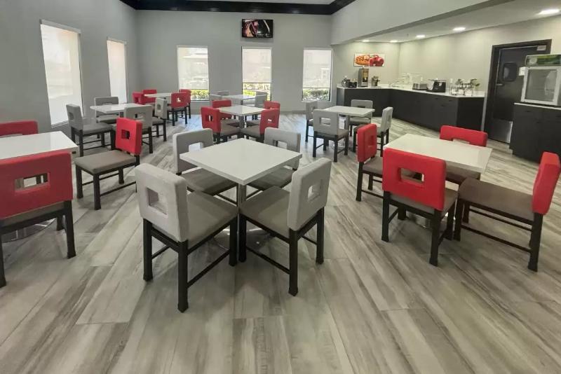 Quality Inn & Suites at Airport Blvd I-65 image