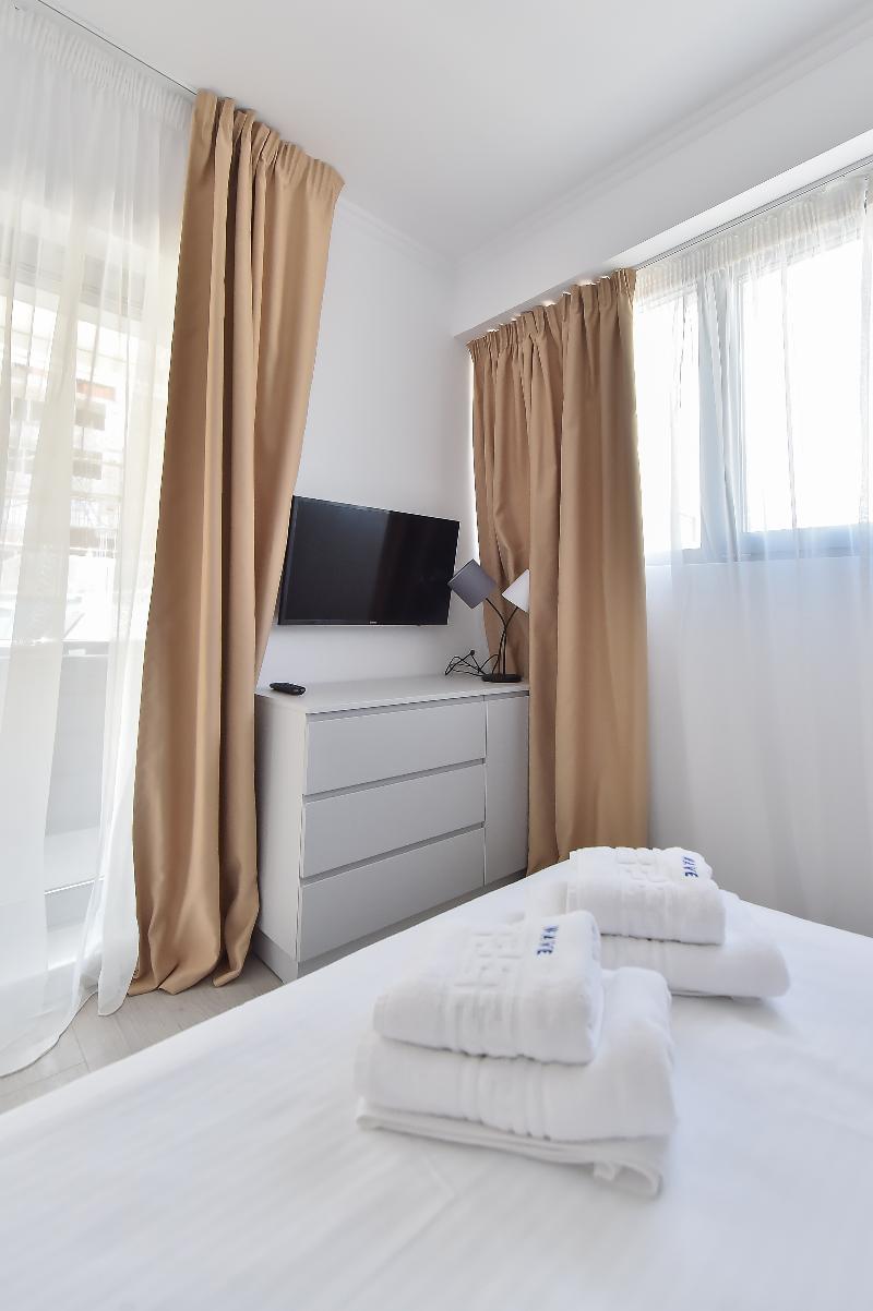 Wave 3 Promenada Apartments image