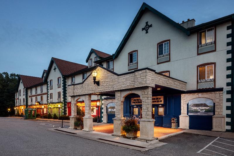 Irish Cottege Inn & Suites