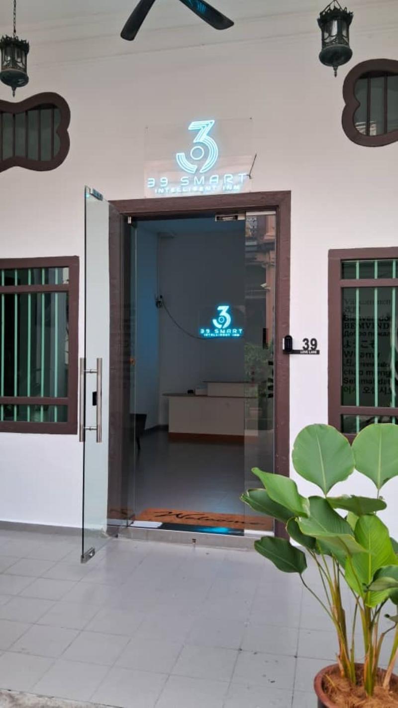 39 Love Lane - Smart Intelligent Inn