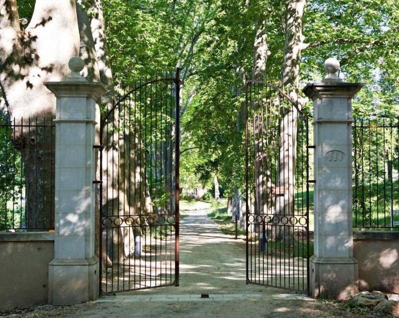 Chateau Mentone image