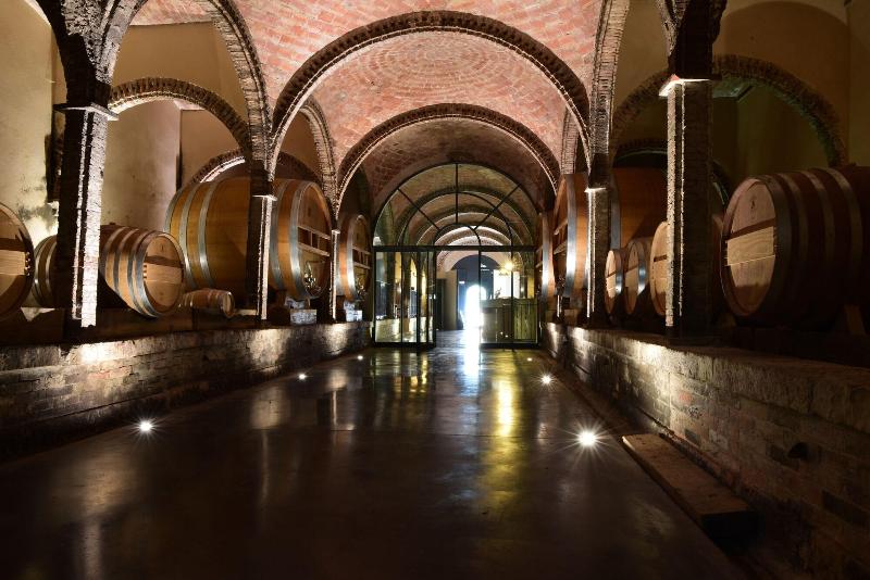 Chateau Mentone image