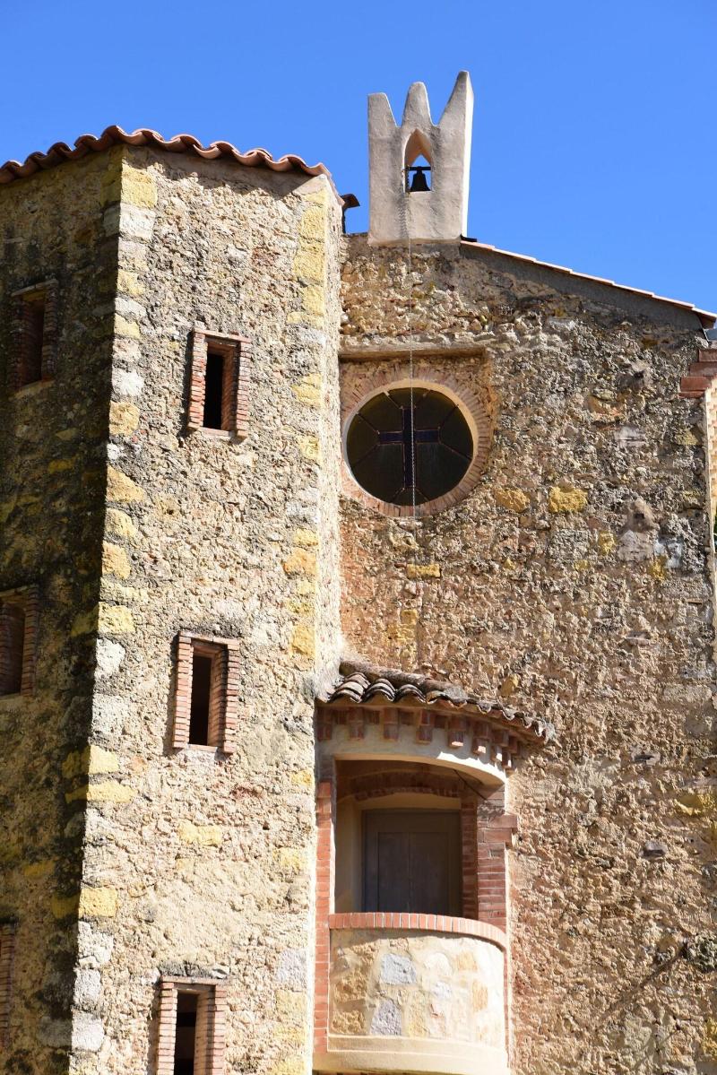 Chateau Mentone image