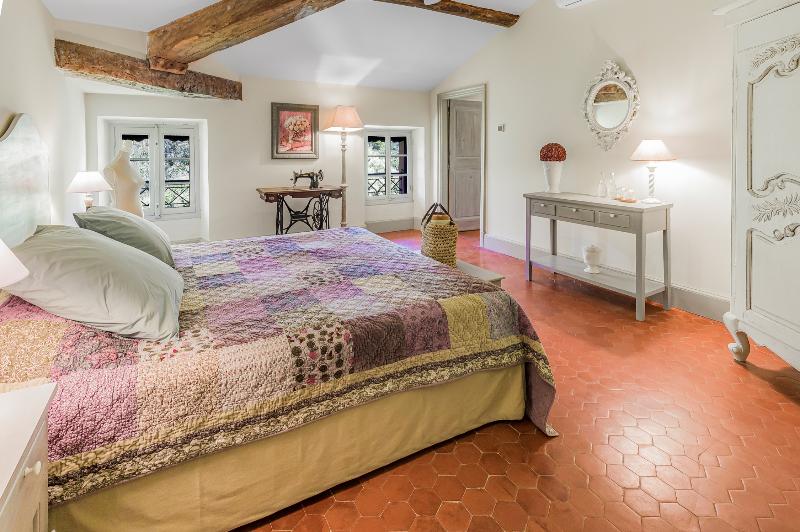 Chateau Mentone image