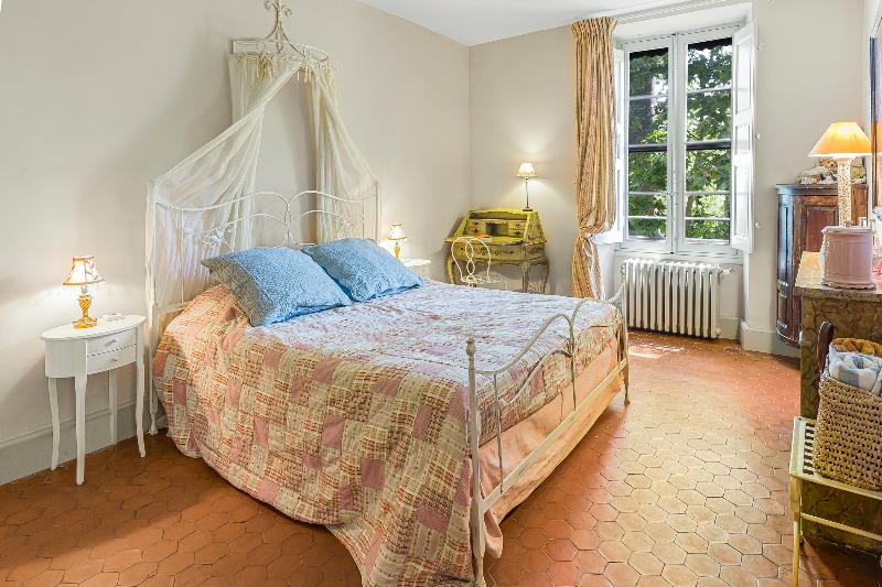 Chateau Mentone image