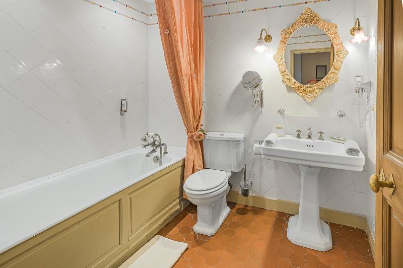 Chateau Mentone image