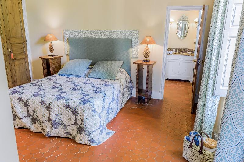 Chateau Mentone image