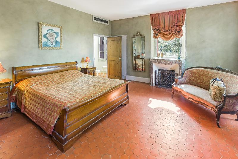 Chateau Mentone image