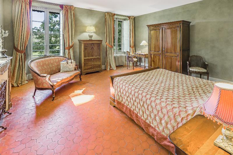 Chateau Mentone image