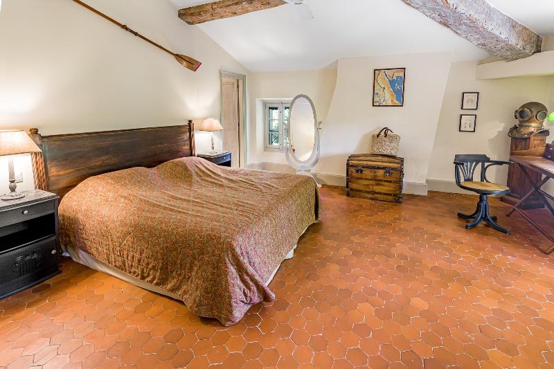 Chateau Mentone image