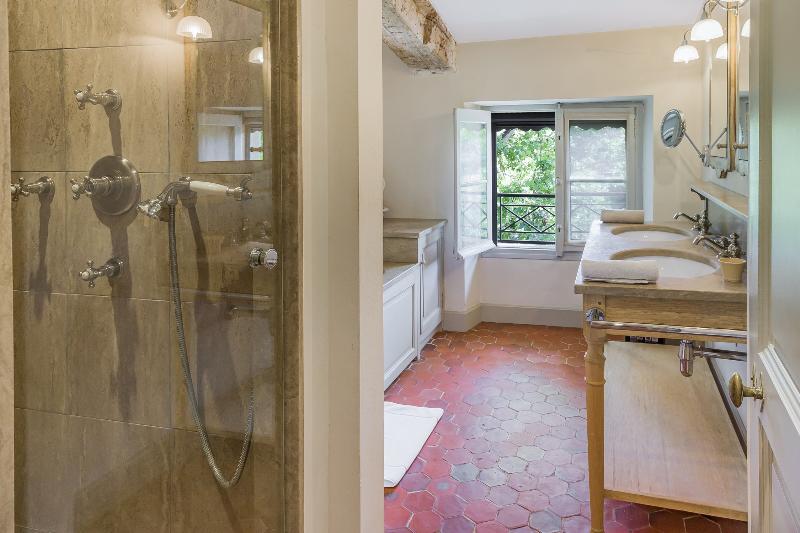Chateau Mentone image