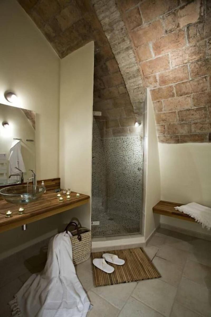 Chateau Mentone image