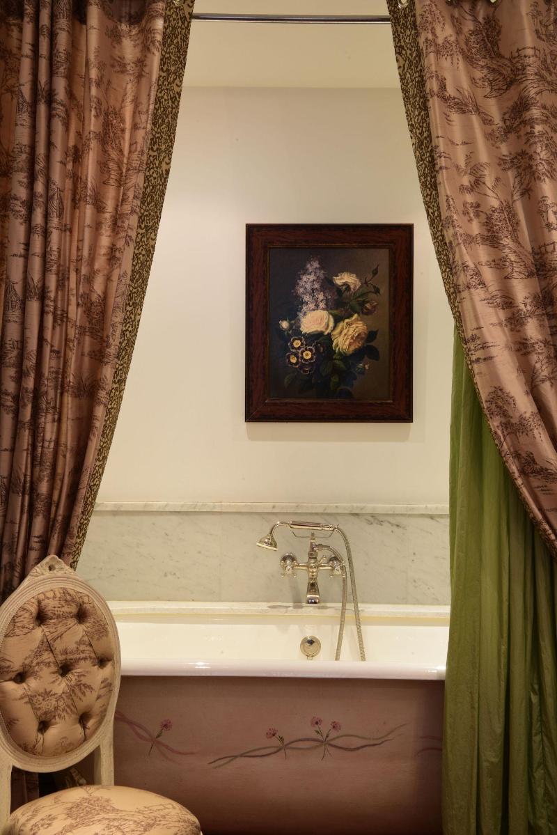 Chateau Mentone image