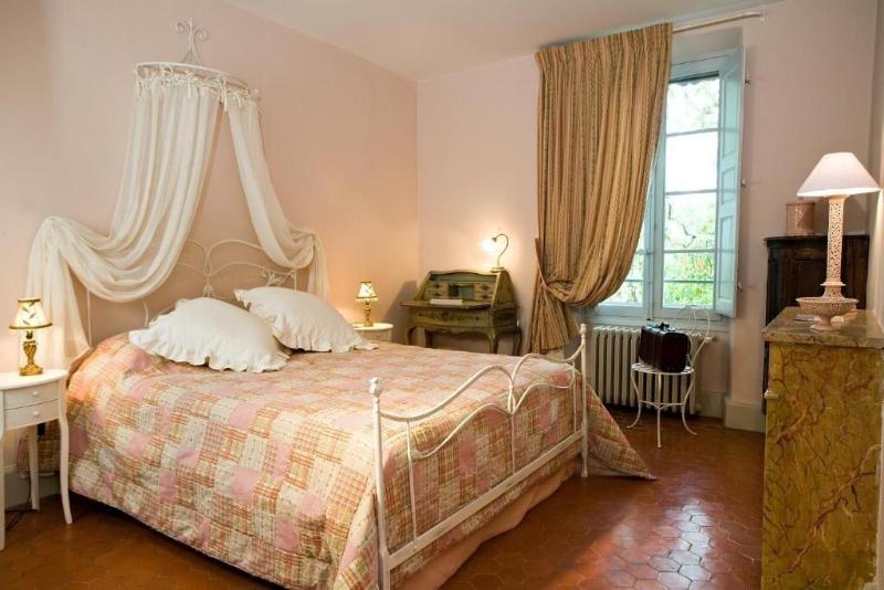 Chateau Mentone image