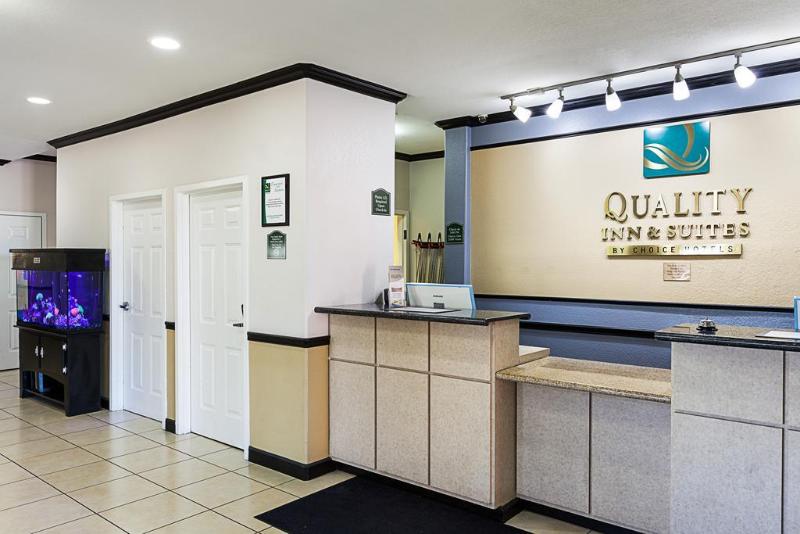 Quality Inn AND Suites Bandera Pointe