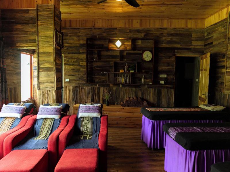 Muong Hoa River View Homestay