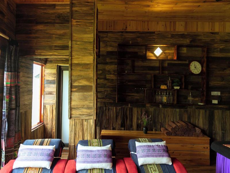 Muong Hoa River View Homestay