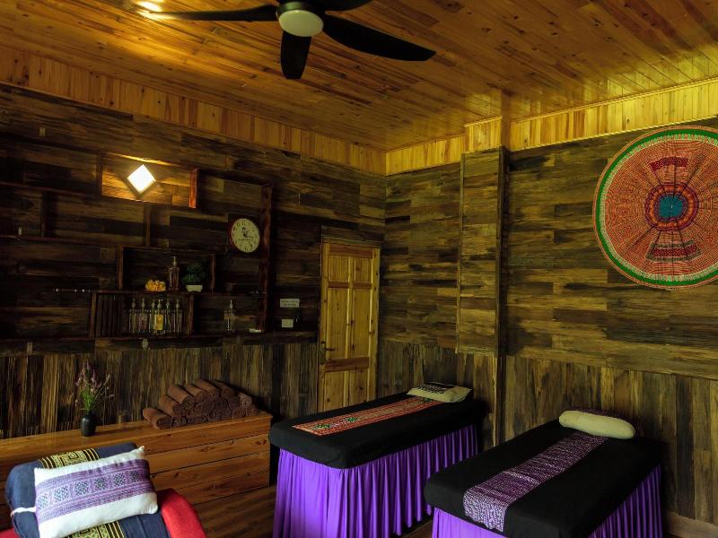 Muong Hoa River View Homestay