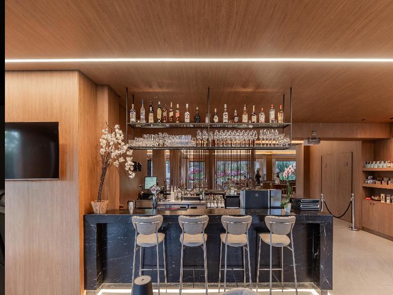 Golden Tulip Canela Oficial