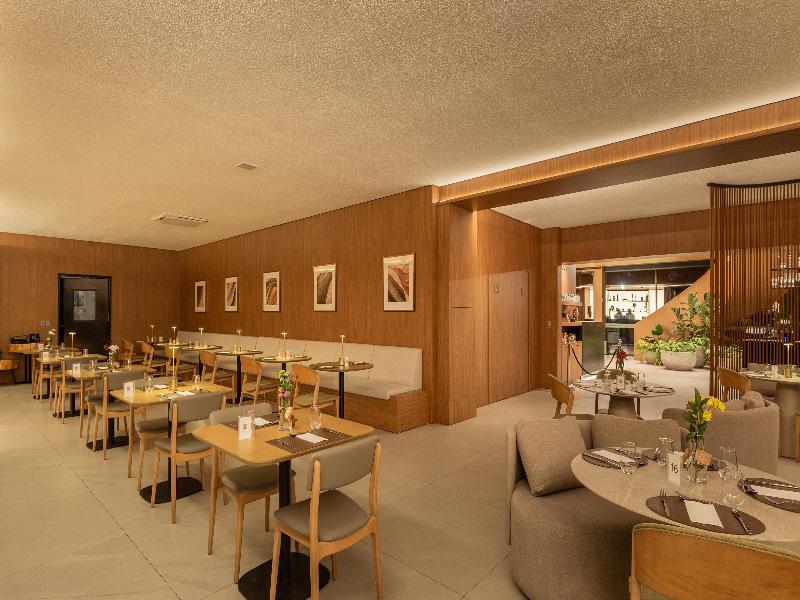 Golden Tulip Canela Oficial