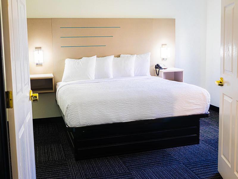 Baymont by Wyndham Port Wentworth image