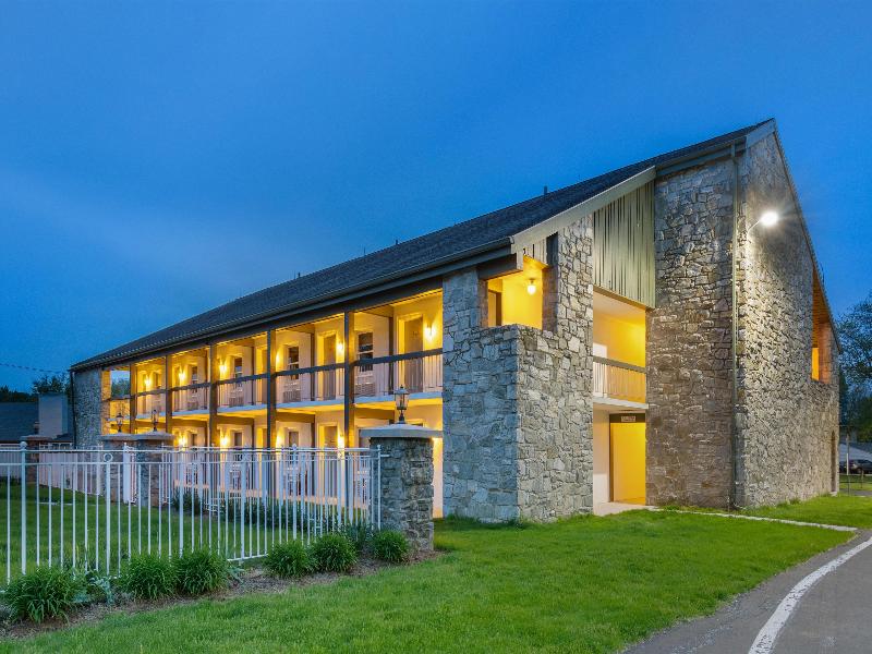 Surestay Studio By BW Paradise Lancaster County image