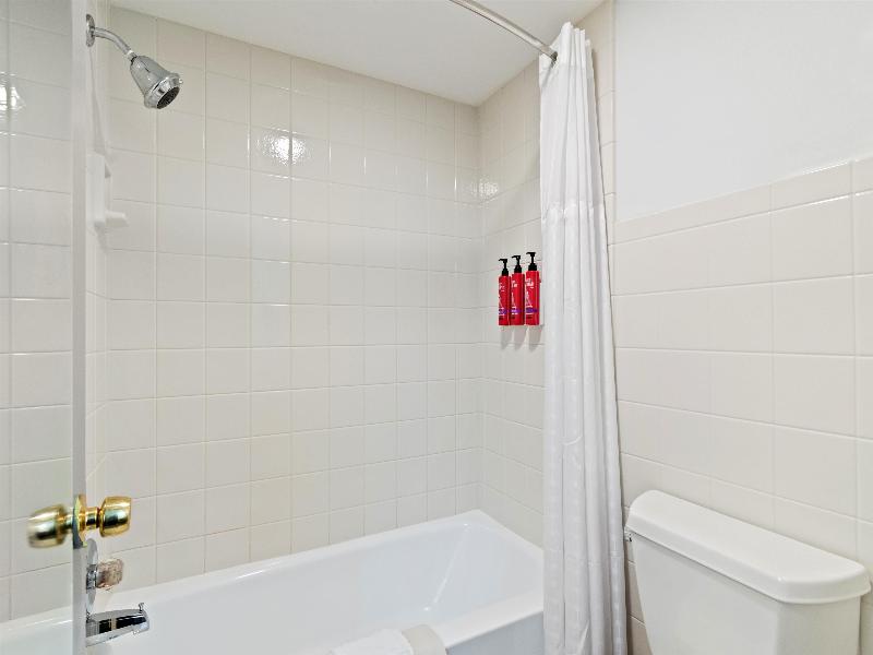 Surestay Studio By BW Paradise Lancaster County image