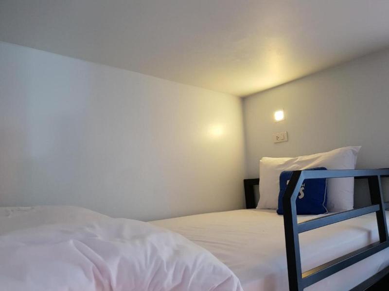 Us Hostel Samui image