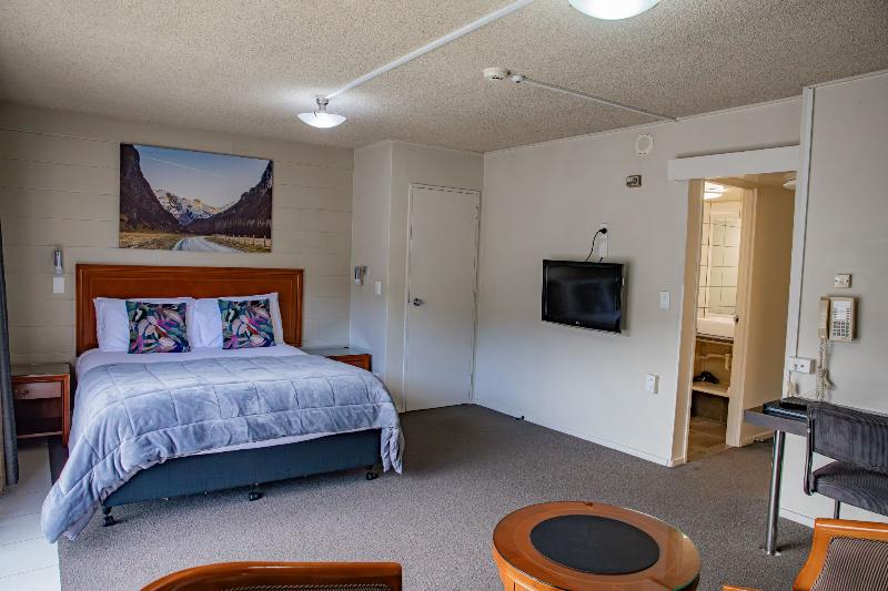 Admirals Motor Inn image