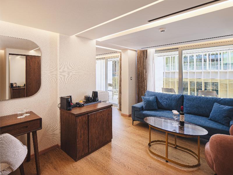 LEONARDO HOTEL ATHENS CITY CENTER’ image