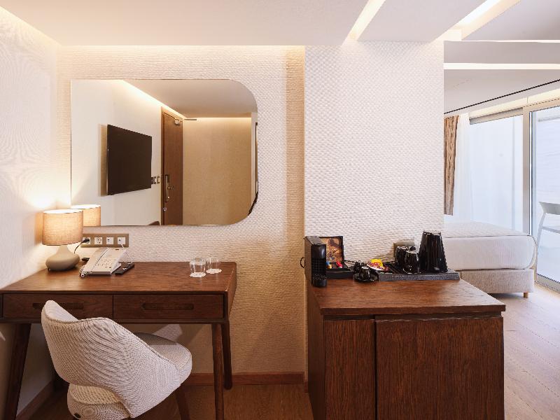 LEONARDO HOTEL ATHENS CITY CENTER’ image