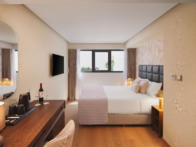 LEONARDO HOTEL ATHENS CITY CENTER’ image