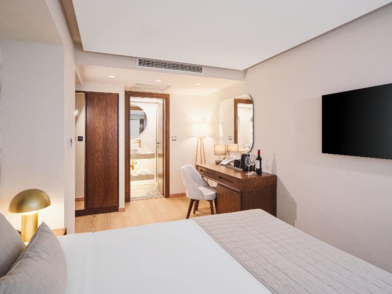 LEONARDO HOTEL ATHENS CITY CENTER’ image
