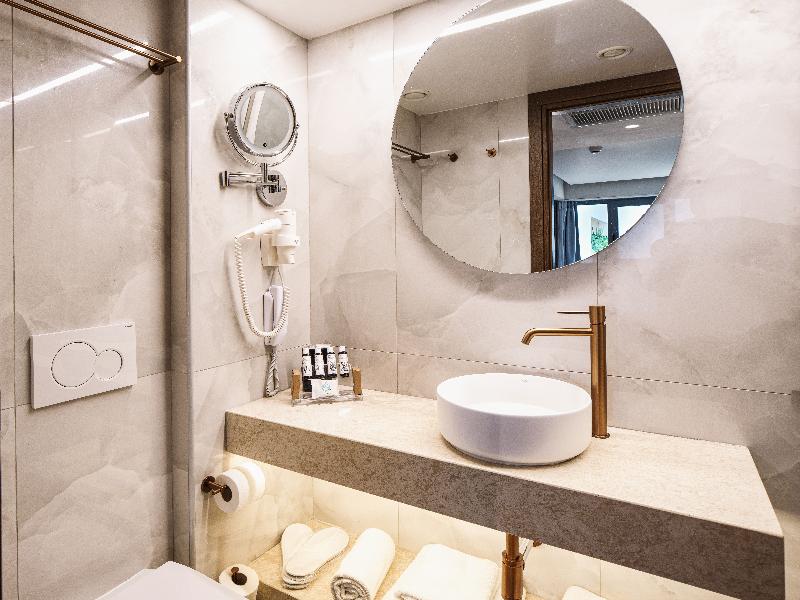 LEONARDO HOTEL ATHENS CITY CENTER’ image