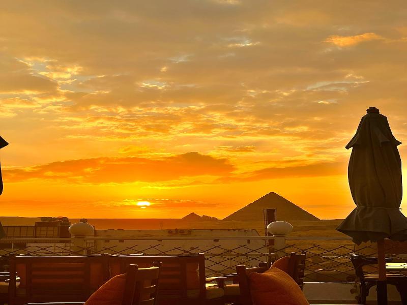 Jimmy Pyramids Hotel