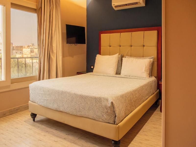 Jimmy Pyramids Hotel image