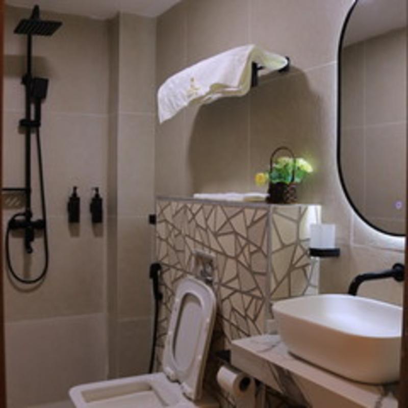Arova Hotel image