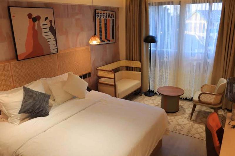 Arova Hotel image