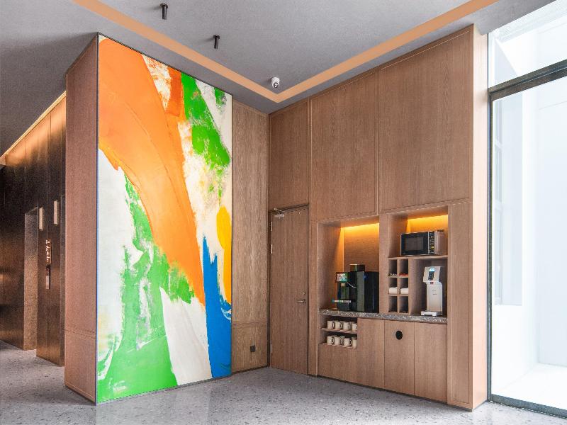 Holiday Inn Express North Station image