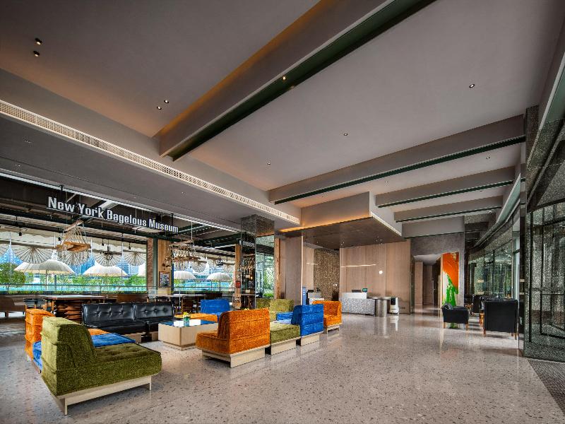 Holiday Inn Express North Station image