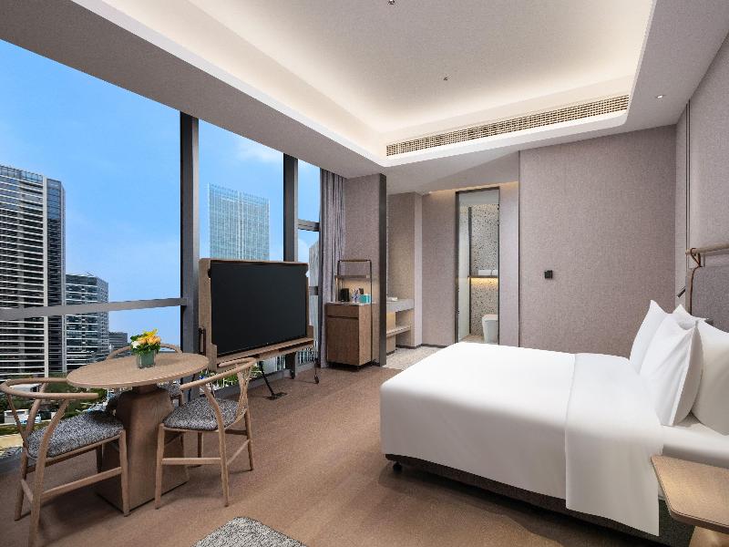 Holiday Inn Express North Station image