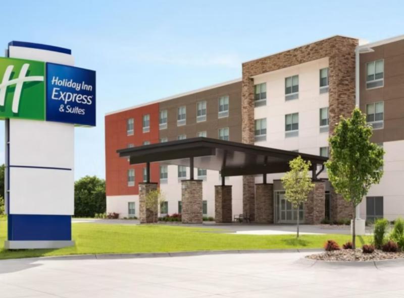 Holiday Inn Express & Suites Charlotte Airport Are
