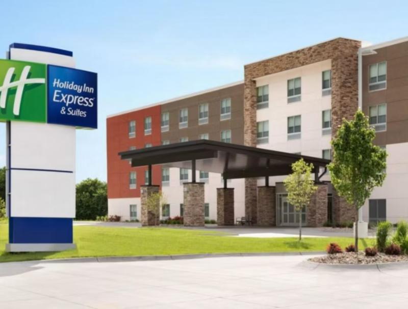 Holiday Inn Express & Suites Muncie Northwest image