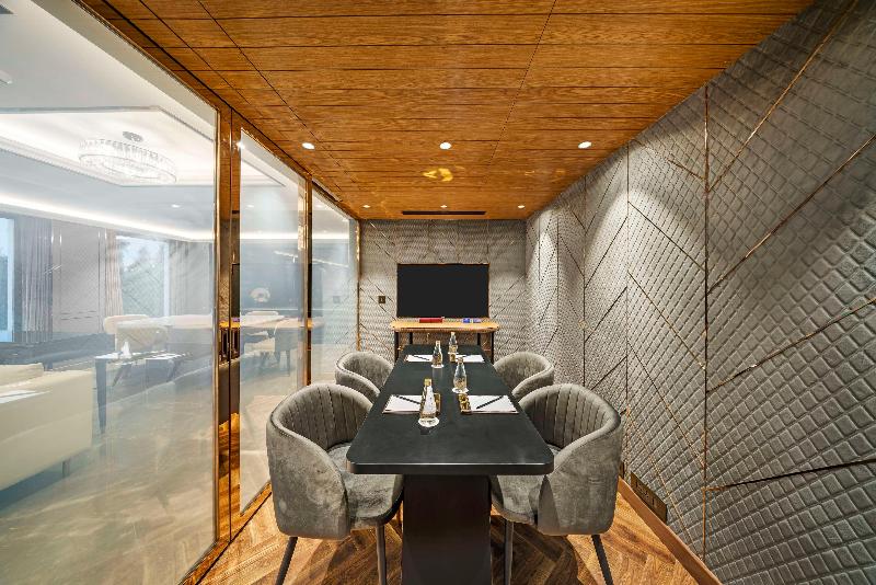 Radisson Blu Hotel GRT Chennai image
