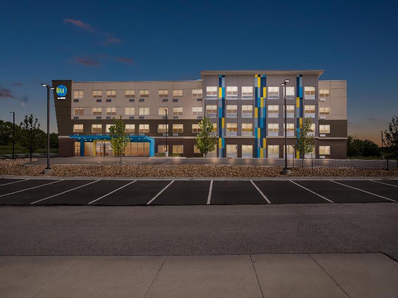 Tru by Hilton Kansas City Airport image