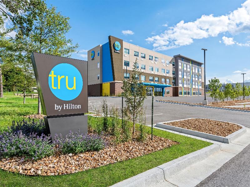 Tru by Hilton Kansas City Airport image