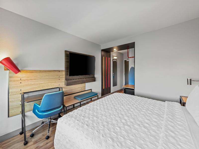 Tru by Hilton Kansas City Airport image