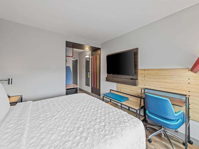 Tru by Hilton Kansas City Airport image