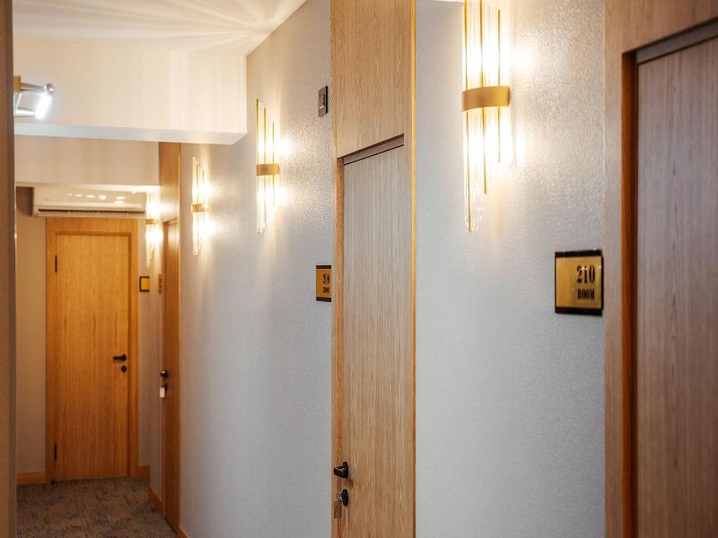 White Breeze Hotel image